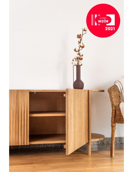 Niska komoda dębowa - kolekcja BÓN | Moonwood, Komoda ryflowana drewniana, niska, owalna BÓN BÓN Collection - BONKM05-107 