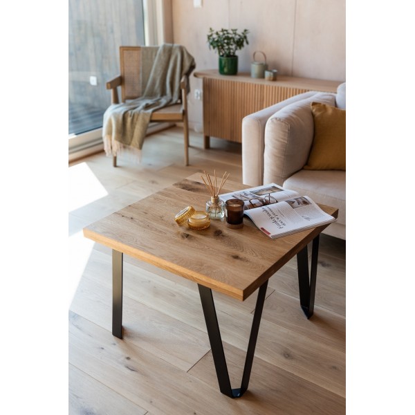 Stolik dębowy, kwadratowy Freja | Stoliki - moonwood.pl, Rustykalny stolik dębowy Freja 70x70 cm, stolik kwadratowy z metalowymi