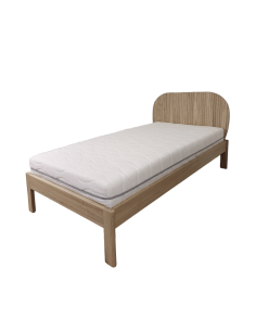 Single oak bed with a fluted headboard, BÓN - 1